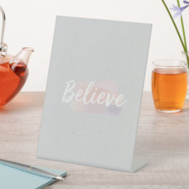 Expositor En L Believe calligraphic text 