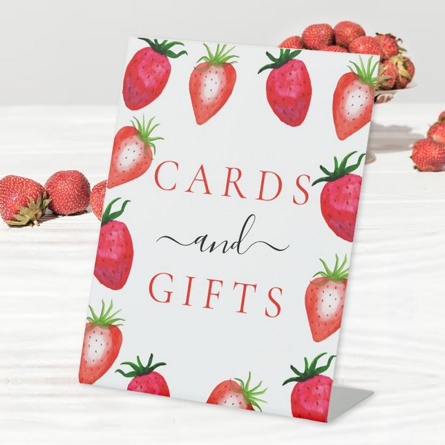 Expositor En L Berry In Love Strawberry Bridal Shower Cards (Subido por el creador)