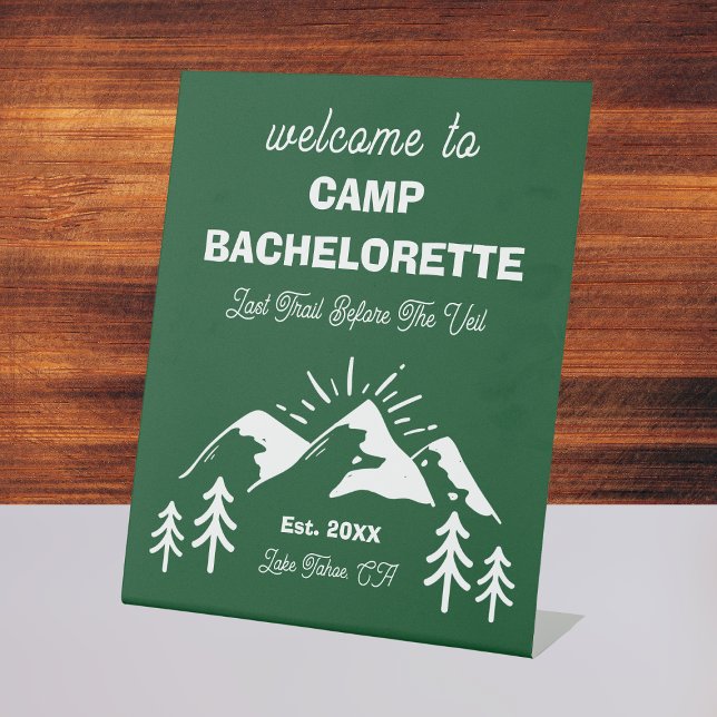 Expositor En L Bienvenida a la Bachelorette del Green White Camp (Mountains Green White Camp Bachelorette Welcome Pedestal Sign
)