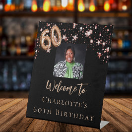 Expositor En L Bienvenida a la estrella de fotos de oro del rosa 