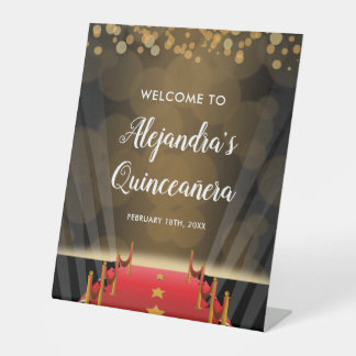 Expositor En L Bienvenida a Quinceanera de la Alfombra Roja de Ho