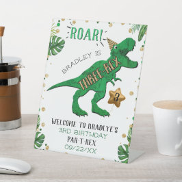 Expositor En L Bienvenida de 3 cumpleaños de dinosaurios triples