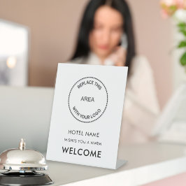 Expositor En L Bienvenida Simple Al Logotipo Del Nombre Del Hotel