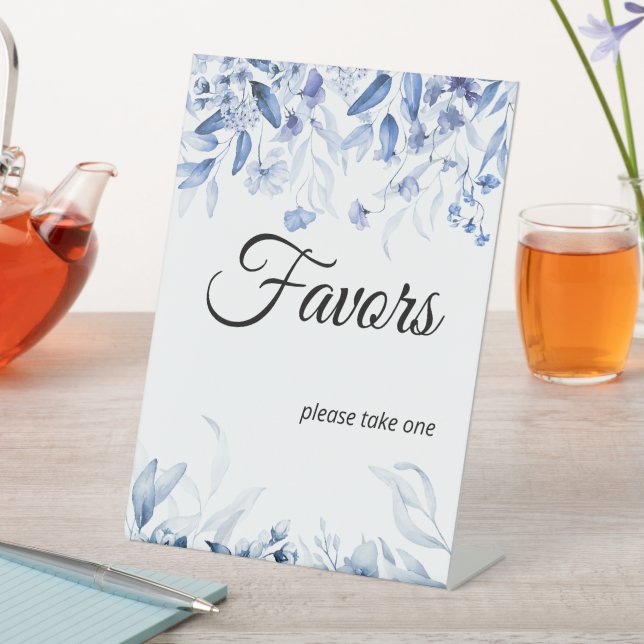 Expositor En L Blue Boy Baby Shower Floral Drop Favors (In Situ)