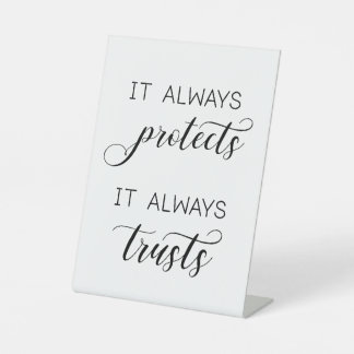 Expositor En L Boda '1 Corinthians 13' Siempre Protege