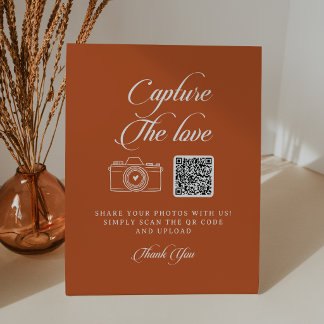 Expositor En L Boda Captura el Amor con Caligrafía de Terracota