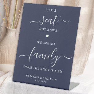 Expositor En L Boda Escoge Un Asiento Que No Se Encuentra Al Lado