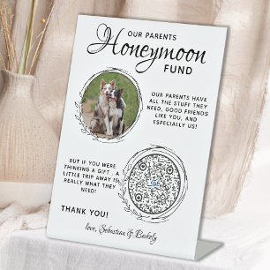 Expositor En L Boda mascota de luna de miel Fotografía de perro C