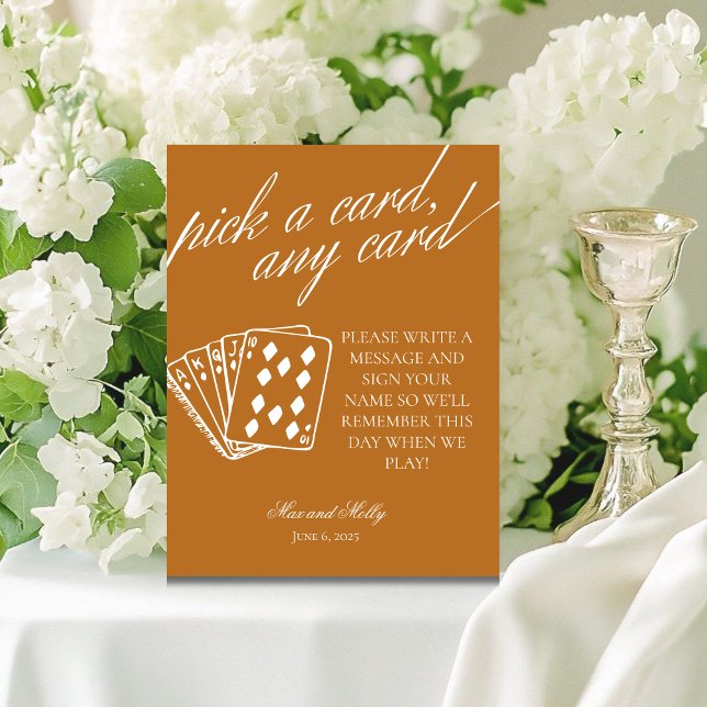 Expositor En L Boda moderno jugando cartas Rótulo Pedestal (Add a fun touch to your wedding or event with this modern serif playing cards guest book sign.)