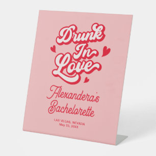Expositor En L Borracho rosado enamorado Rótulo de la Bachelorett