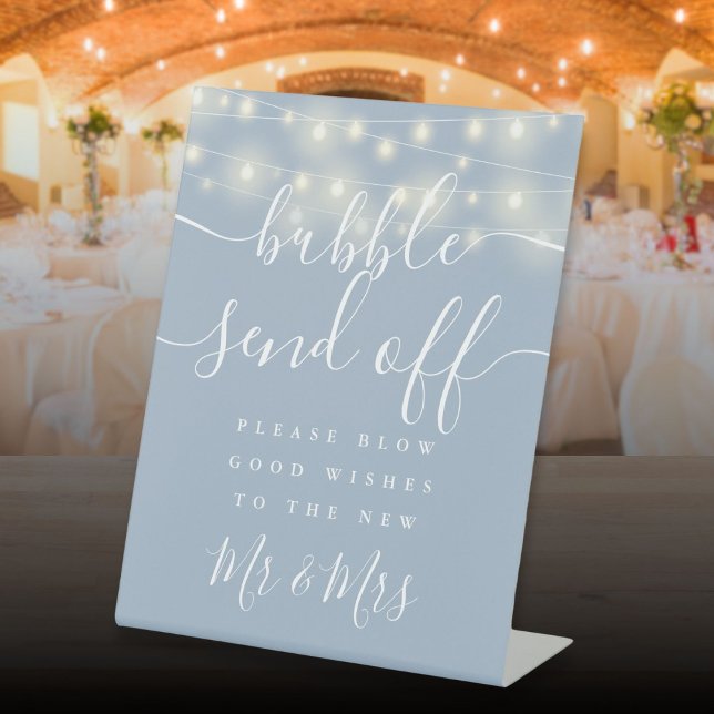 Expositor En L Burbuja desconecta las luces de cadena azul turbio (Bubble Send Off String Lights Dusty Blue Pedestal Sign)