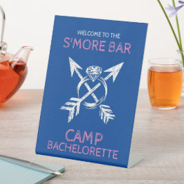 Expositor En L Camp Bachelorette