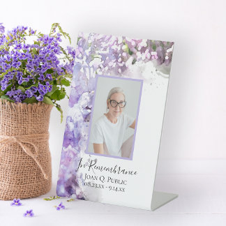 Expositor En L Celebración de la vida por la acuarela morada de l