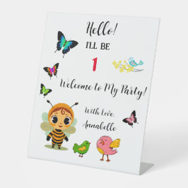 Expositor En L Celebración de los niños Fiestas en el jardín