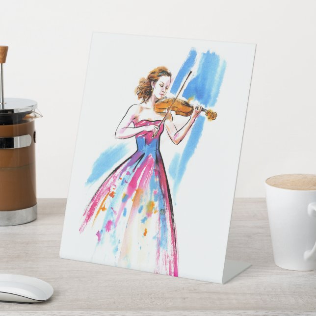 Expositor En L Chica tocando el violín (In Situ)