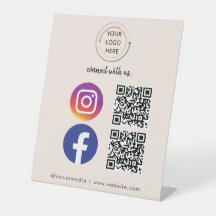 Código QR de medios sociales rosados modernos