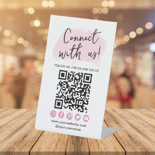 Expositor En L Conectarse Con Los Medios Sociales Rosados QR Códi