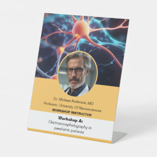 Expositor En L Conferencia Médica de Neurología Neurocirugía