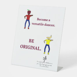 Expositor En L Convertirse en un bailarín versátil blanco