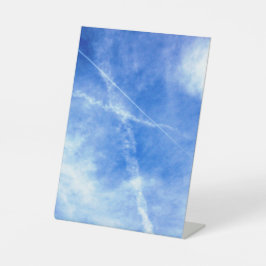 Expositor En L Cross Streaks In Sky Photo