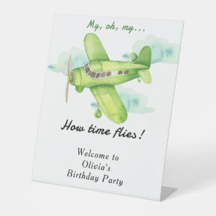 Expositor En L Cumpleaños de los niños del avión acuarela