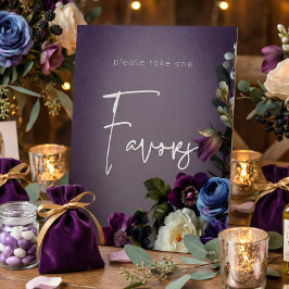 Expositor En L Dark Moody Purple Lavender Floral Wedding Favors
