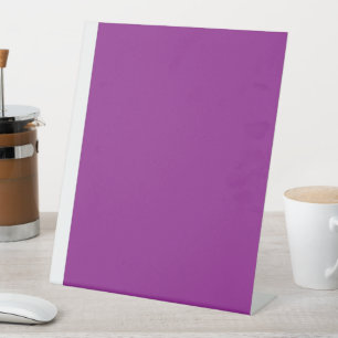Expositor En L Diseño con un impresionante fondo morado y blanco