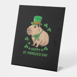 Expositor En L El capibara Leprechaun de Irlanda feliz San Patric