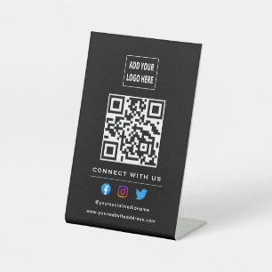 Expositor En L El Código QR Sigue El Escáner Para Conectarse Con