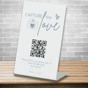 Expositor En L El guión moderno captura el código QR de amor