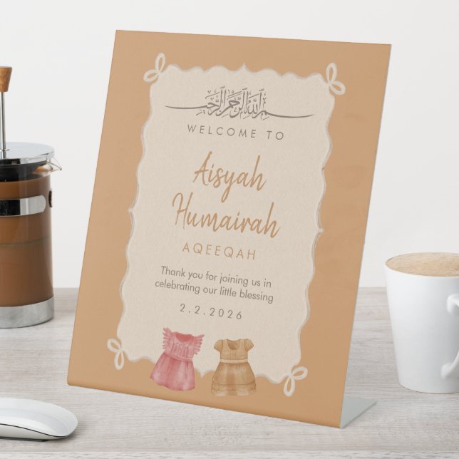 Expositor En L Elegant Pink Baby Clothes Aqeeqah Welcome Sign (In Situ)