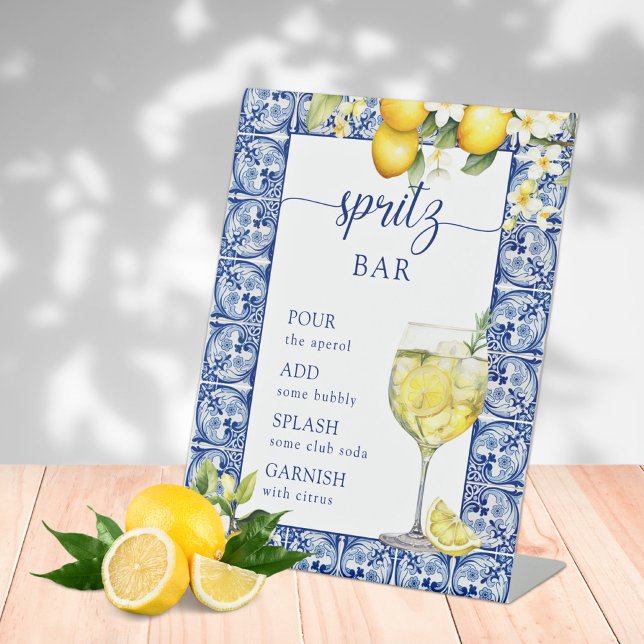 Expositor En L Ella encontró su barra de spritz principal (Subido por el creador)