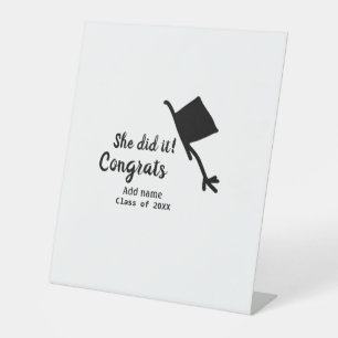 Expositor En L Ella lo hizo felicita a los graduados por agregar