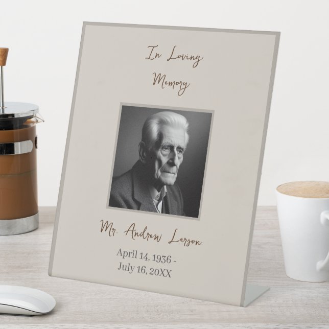 Expositor En L En el recuerdo elegante del funeral de amor (In Situ)