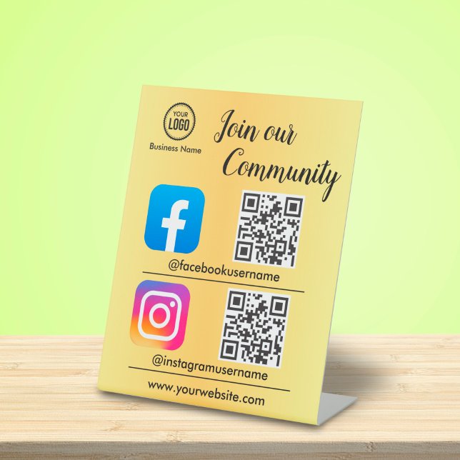 Expositor En L Escáner De Código QR Para Conectarse En Medios Soc (Subido por el creador)
