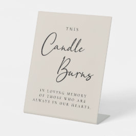 Expositor En L Esta Vela Se Quema En La Memoria Amada.