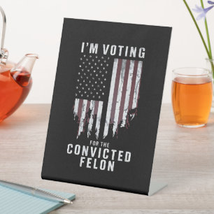 Expositor En L Estoy votando por el delincuente convicto Pro Trum