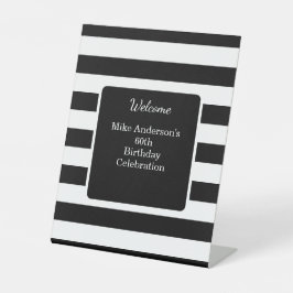 Expositor En L Fiesta de cumpleaños de hombres blancos y negros