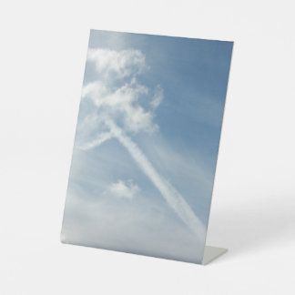Expositor En L Foto de Cruz entre Nubes
