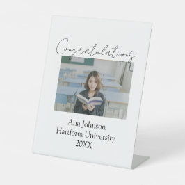 Expositor En L Foto de graduado nombre universidad año de felicit