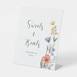 Expositor En L Fresas y dulces de Baby Shower con flores silvestr