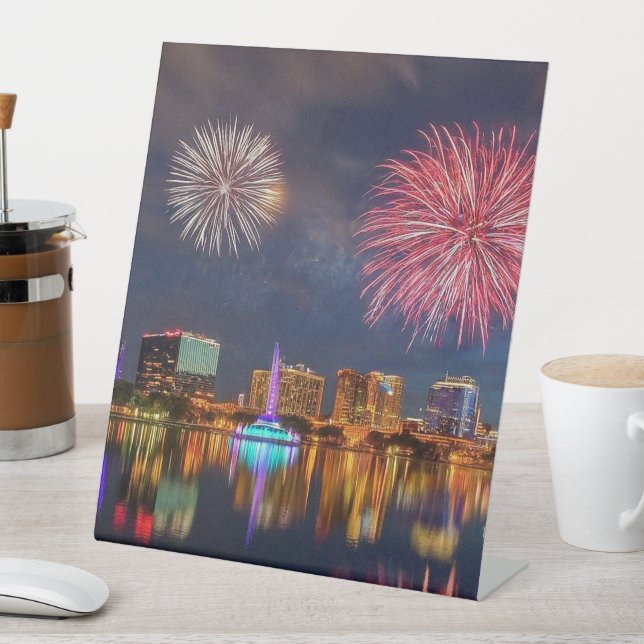 Expositor En L Fuegos artificiales y fuente del lago Eola de Orla (In Situ)