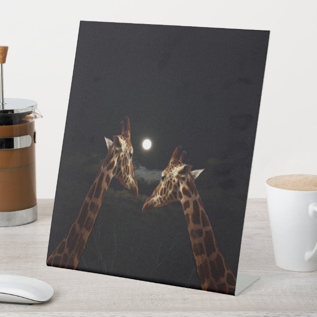 Expositor En L Giraffe Love In The Moonlight, (In Situ)