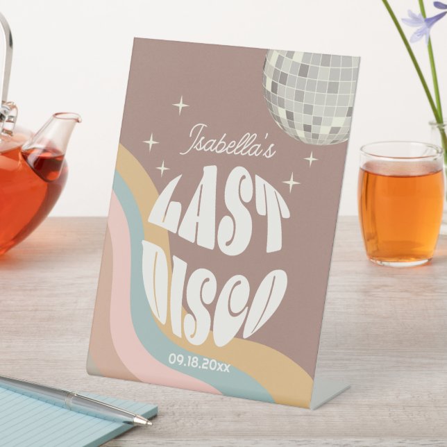 Expositor En L Glamorosa última disco retro 70 Groovy Bachelorett (In Situ)