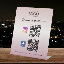 Expositor En L Imagen de Facebook con el logotipo de Qr Code en m
