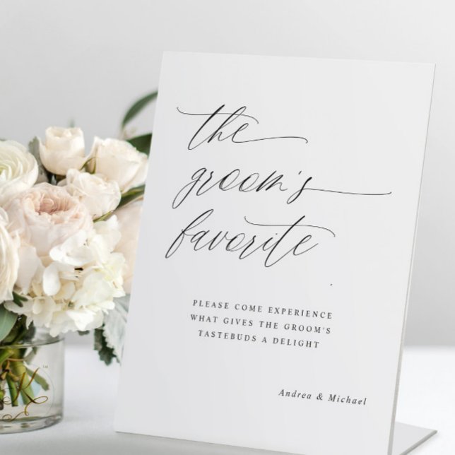 Expositor En L La caligrafía romántica Boda favorita del novio (The groom's favorite meal wedding sign - modern romantic calligraphy - elegant and classy)