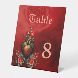 Expositor En L La elegancia gótica del corazón