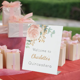 Expositor En L La vegetación floral de rosa dorado Quinceanera bi