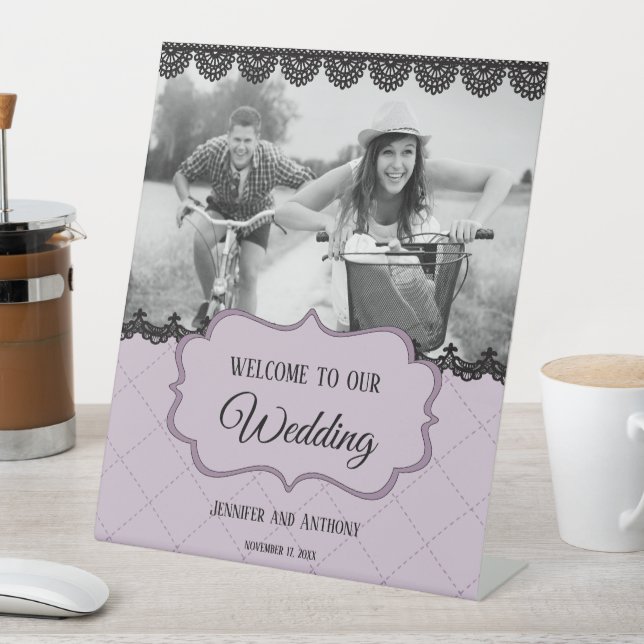 Expositor En L Lazo negro sobre la boda personalizada de lavanda  (In Situ)