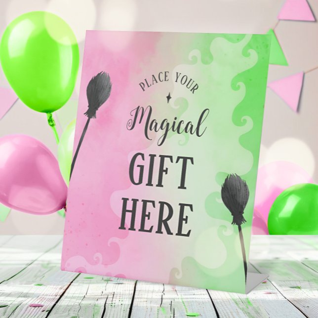 Expositor En L Letrero de pedestal para regalos de cumpleaños de  (Wicked Witch Birthday Gift Pedestal Sign)